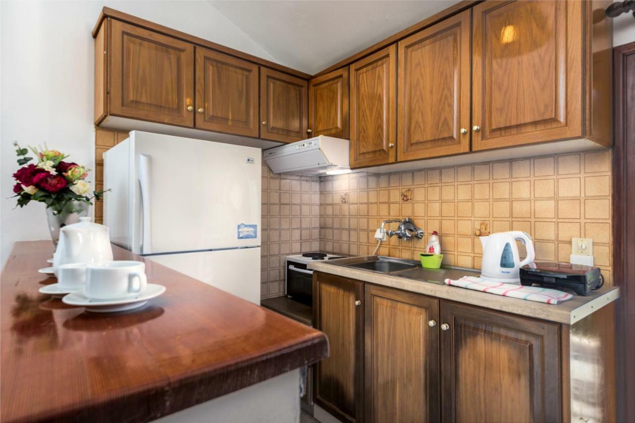 Areti Apartments Poros  Екстериор снимка