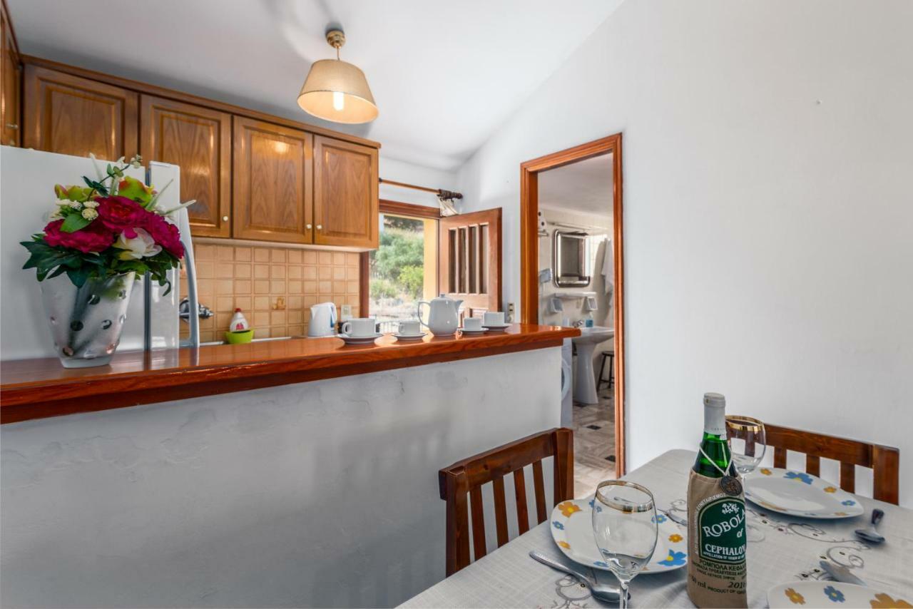 Areti Apartments Poros  Екстериор снимка