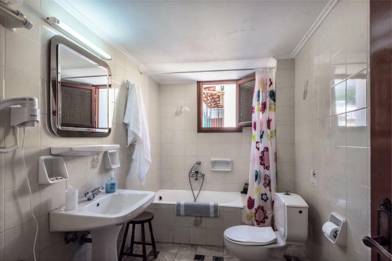 Areti Apartments Poros  Екстериор снимка