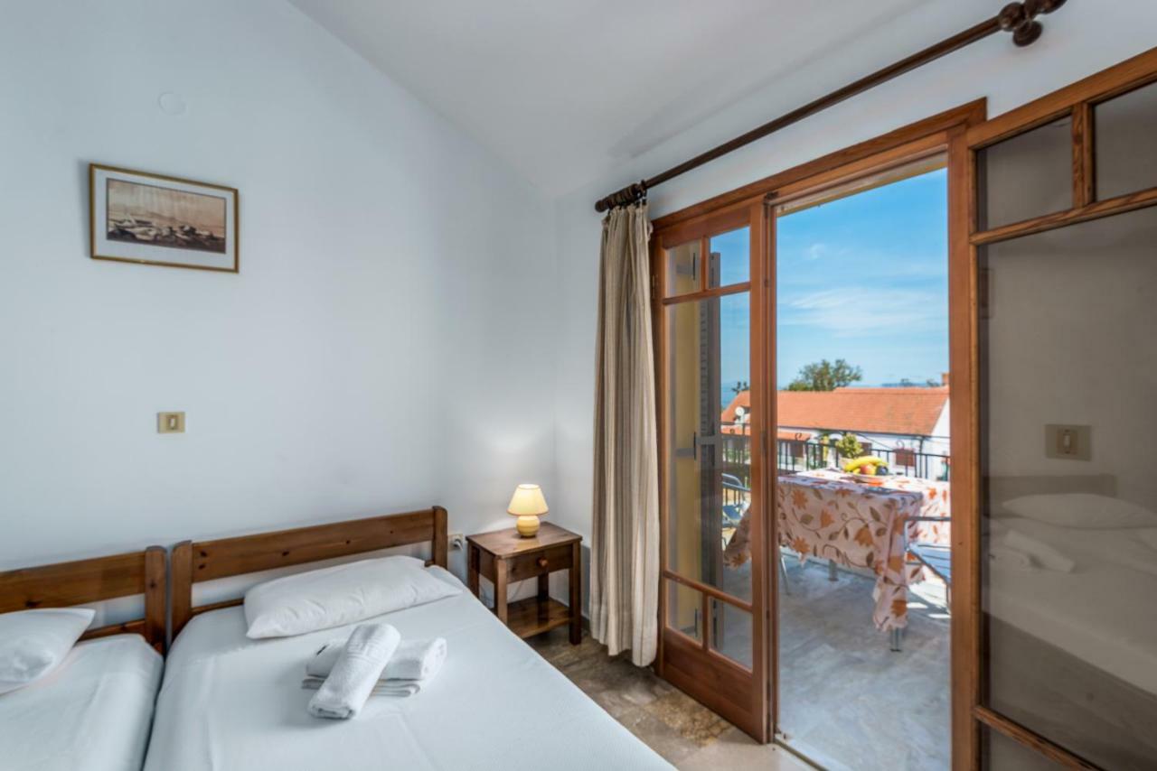 Areti Apartments Poros  Екстериор снимка