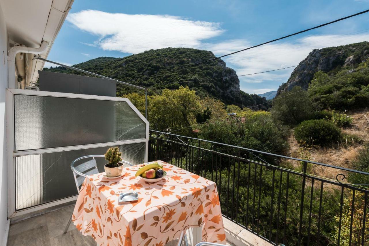 Areti Apartments Poros  Екстериор снимка