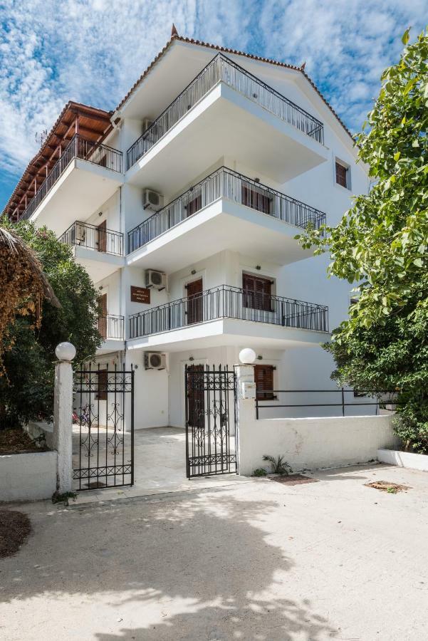 Areti Apartments Poros  Екстериор снимка