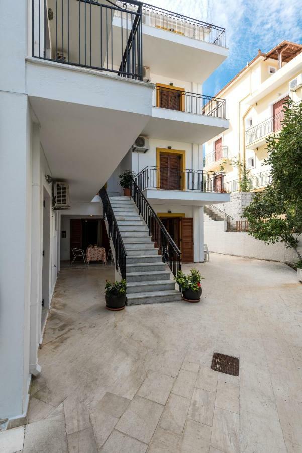 Areti Apartments Poros  Екстериор снимка